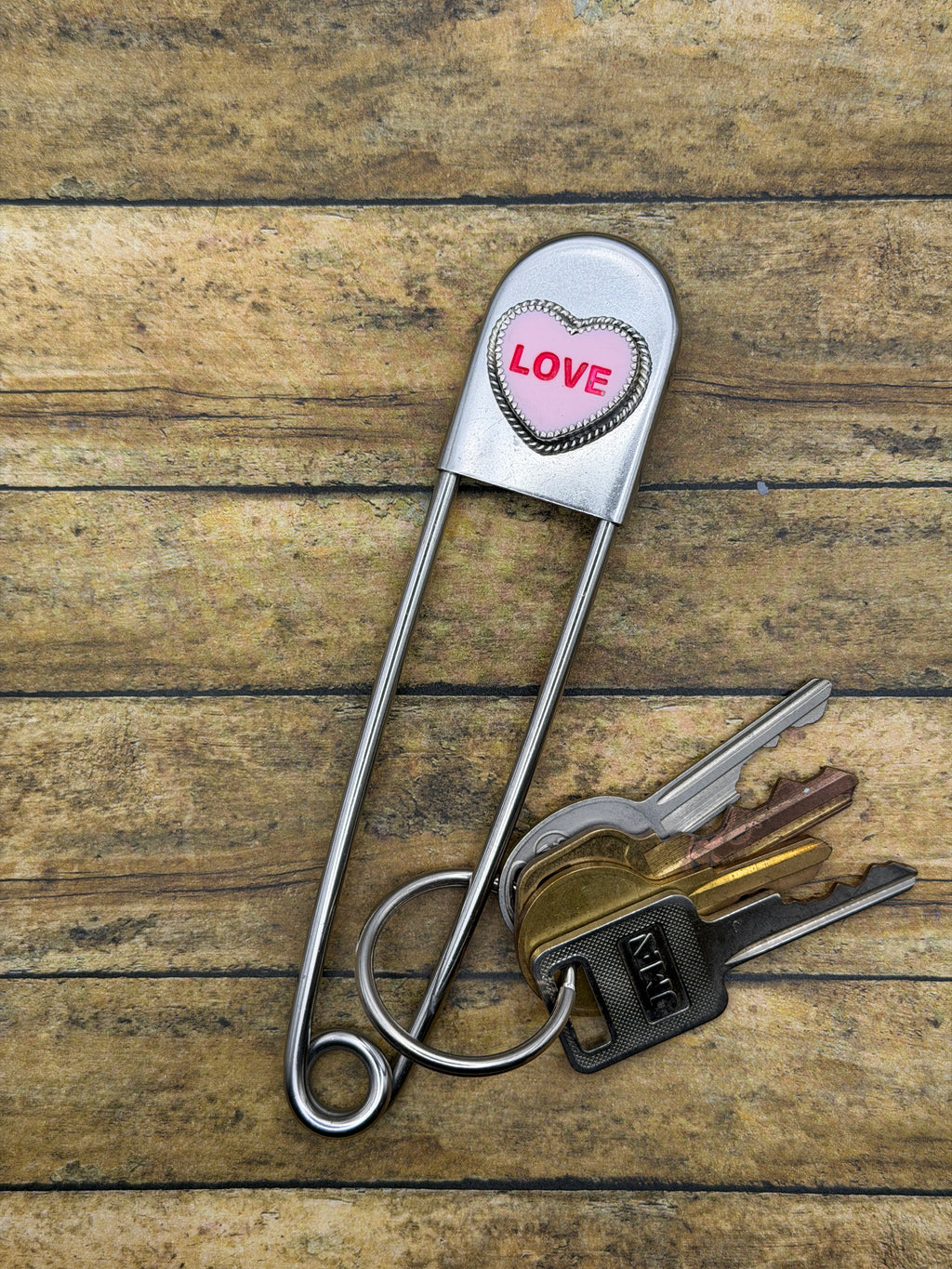 Minnie – Pink LOVE Candy Heart Jumbo Safety Pin Keychain | Handmade Jewelry