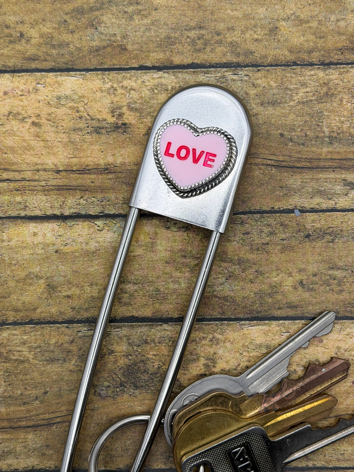 Minnie – Pink LOVE Candy Heart Jumbo Safety Pin Keychain | Handmade Jewelry