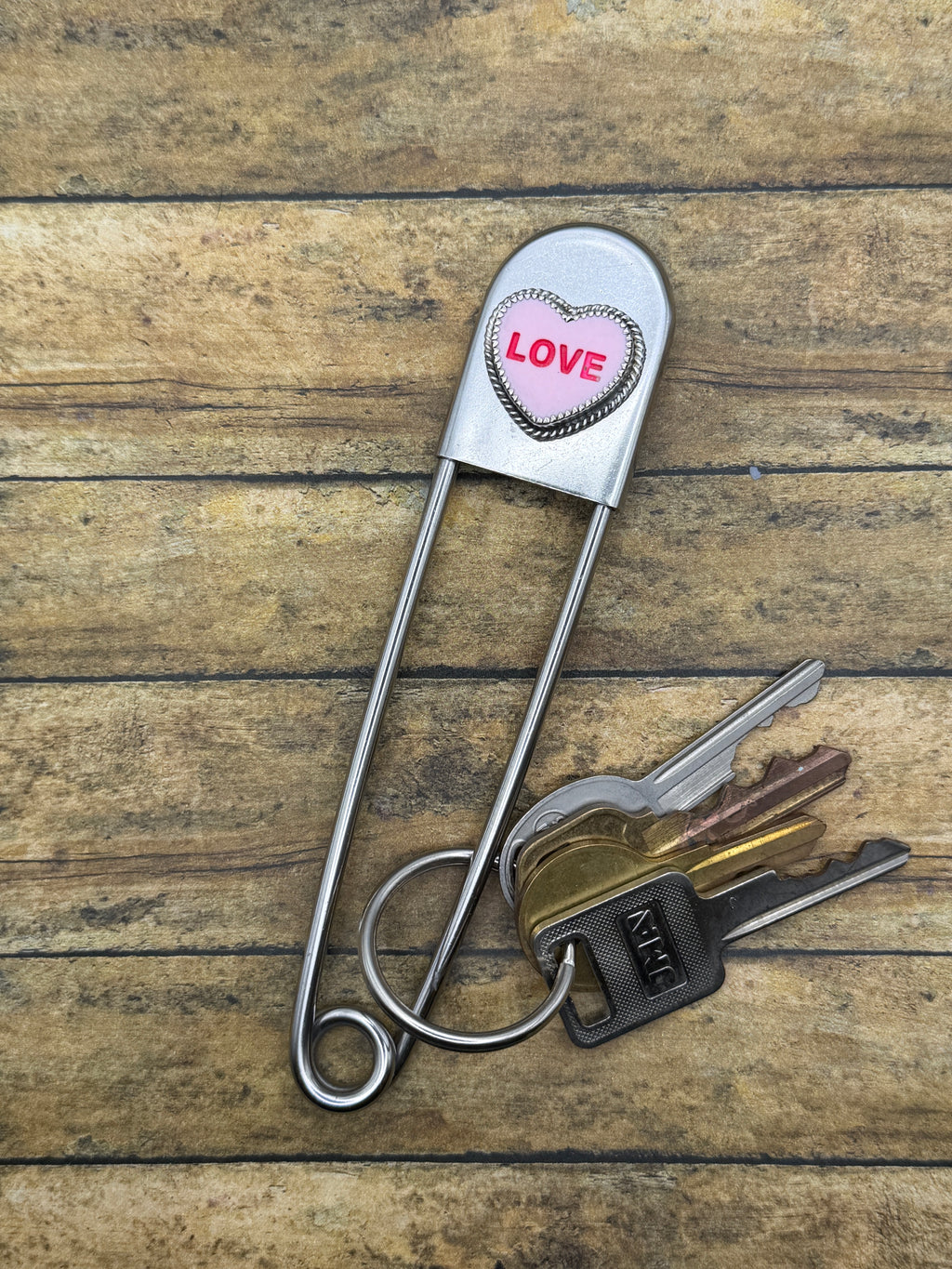 Minnie – Pink LOVE Candy Heart Jumbo Safety Pin Keychain | Handmade Jewelry