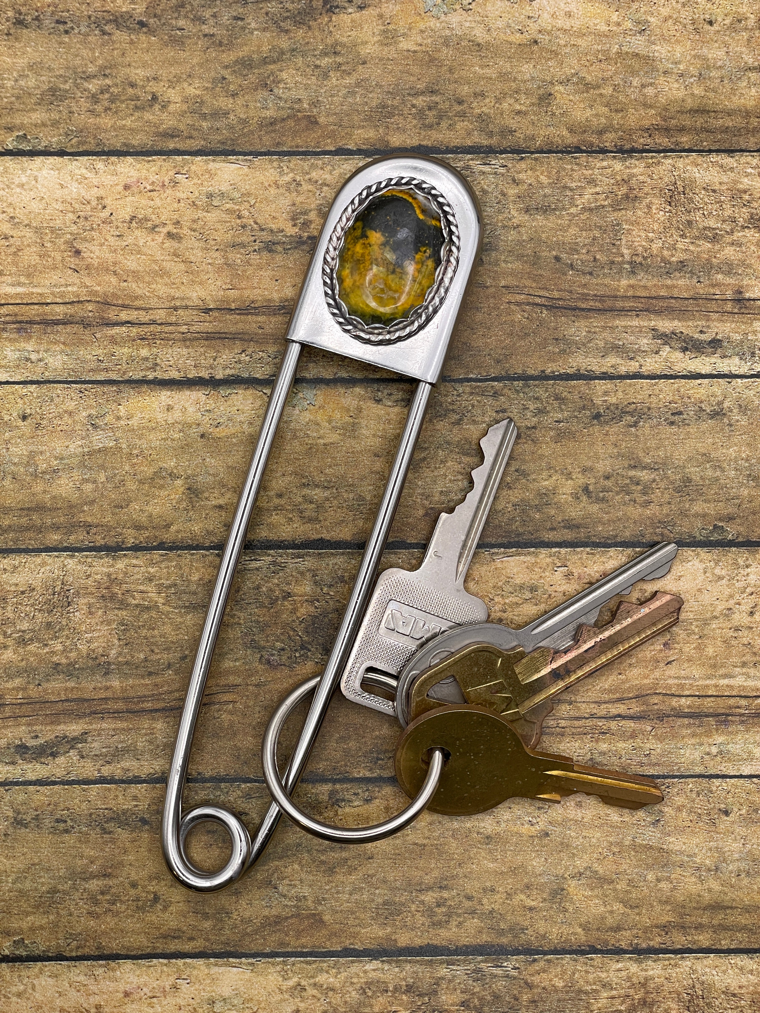 Mona-Jumbo Safety Pin Keychain with Bumblebee Jasper
