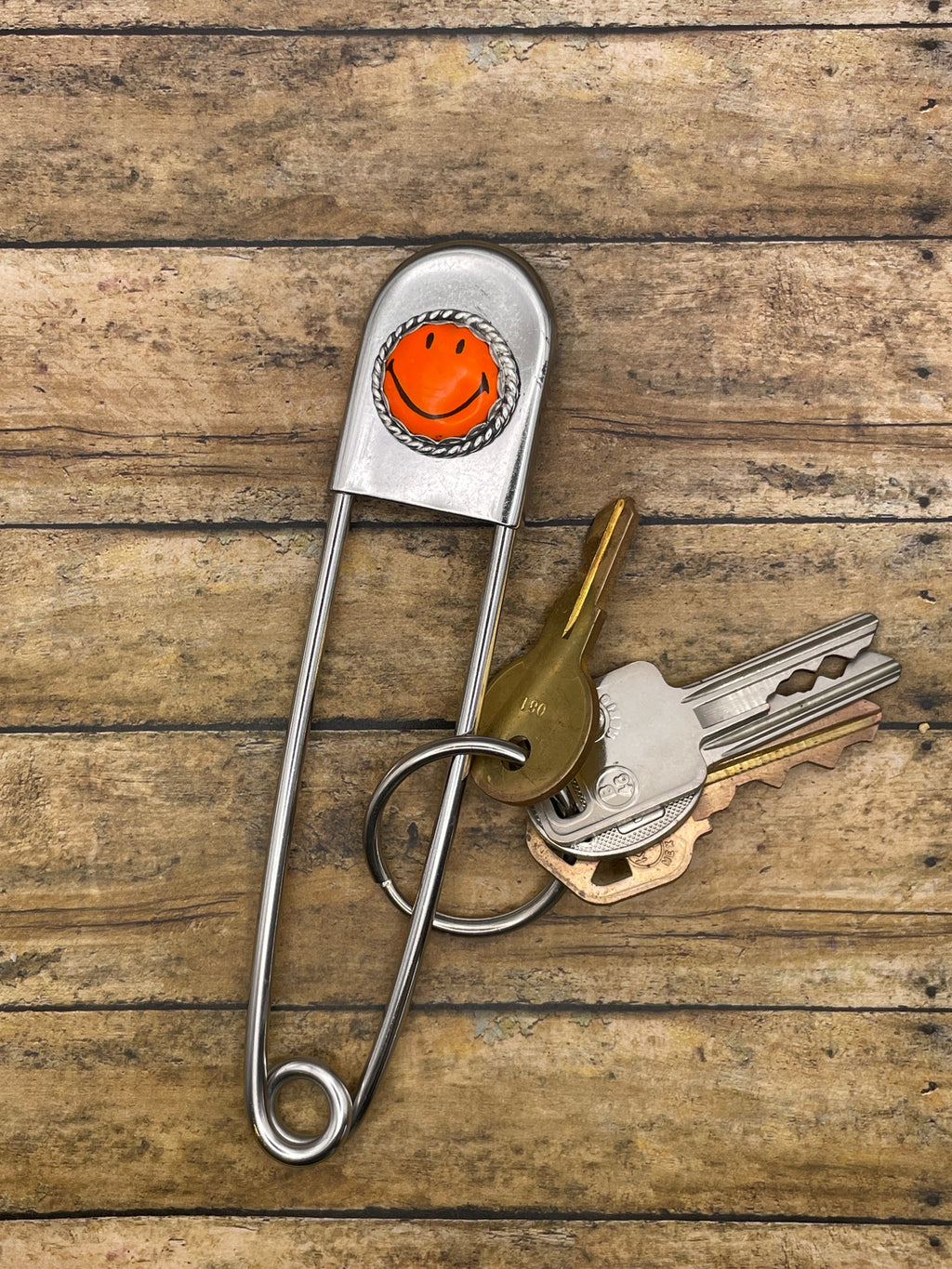 Maisy-Jumbo Safety Pin Keychain with Orange Smiley Face Vintage Button