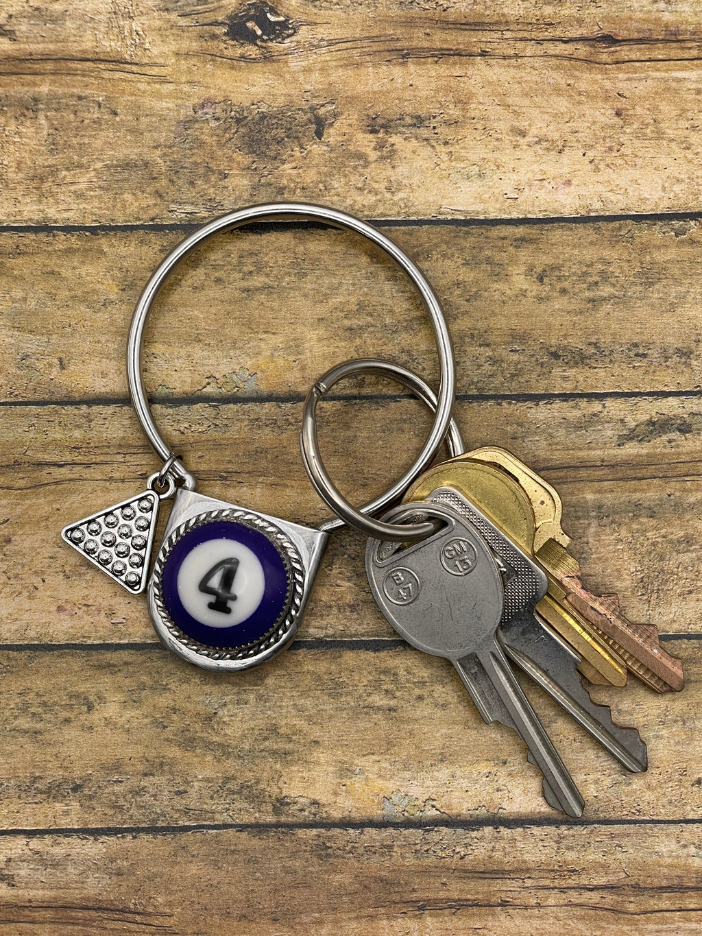 Selma-Round Safety Pin Keychain with Billiard Ball #4 Detail