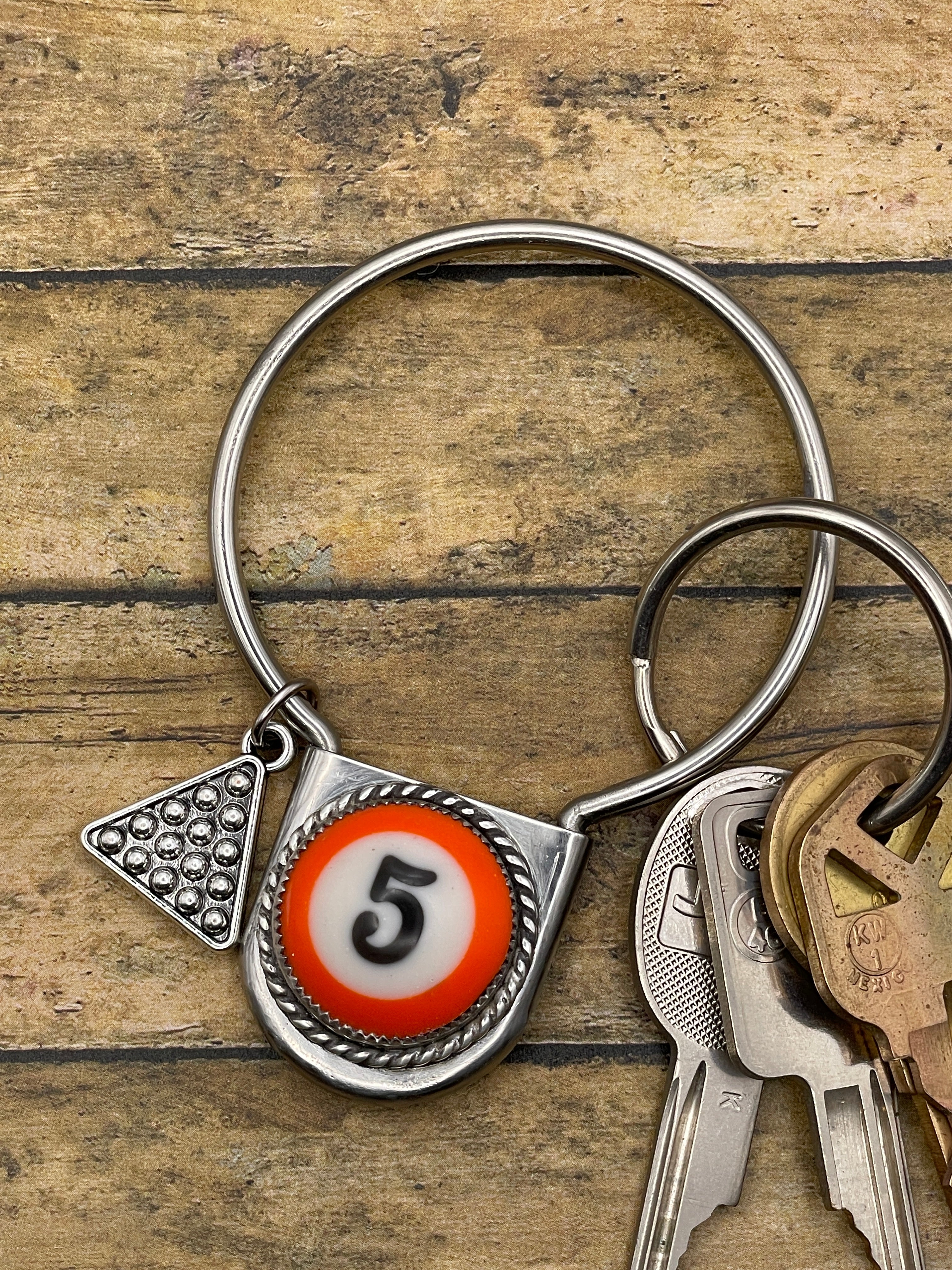 Seth-Round Safety Pin Keychain with Billiard Ball #5 Detail