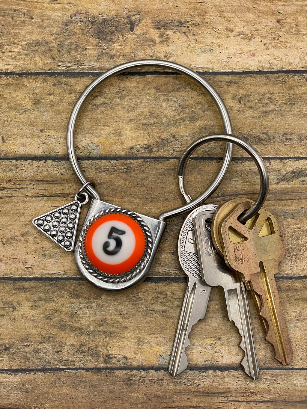 Seth-Round Safety Pin Keychain with Billiard Ball #5 Detail