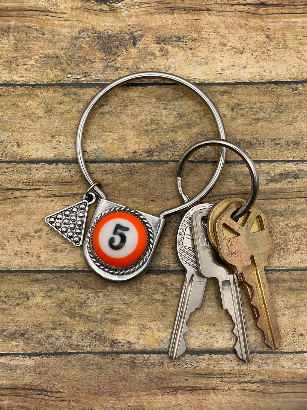 Seth-Round Safety Pin Keychain with Billiard Ball #5 Detail