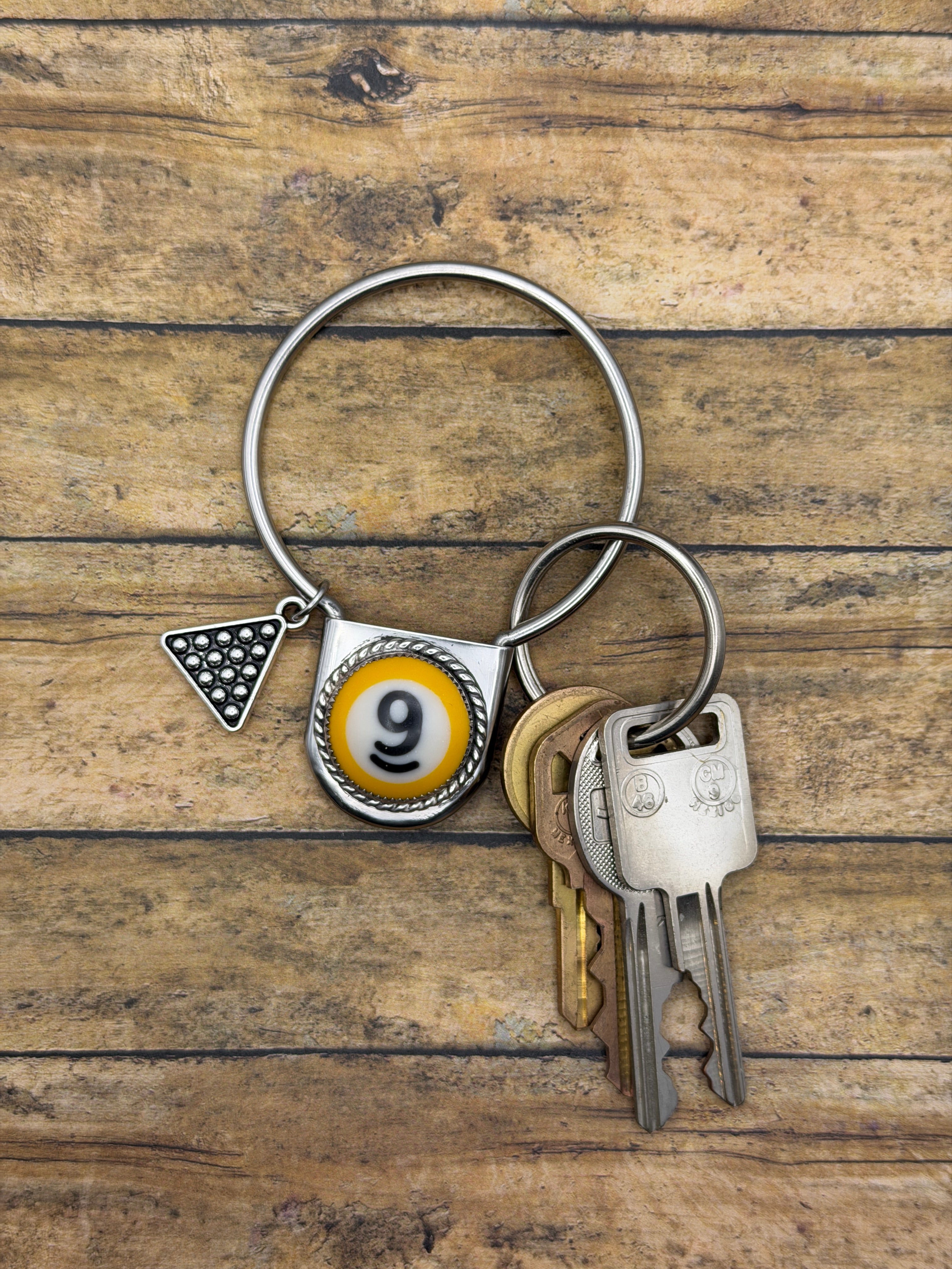 Steven-Round Safety Pin Keychain with Billiard Ball #9 Detail
