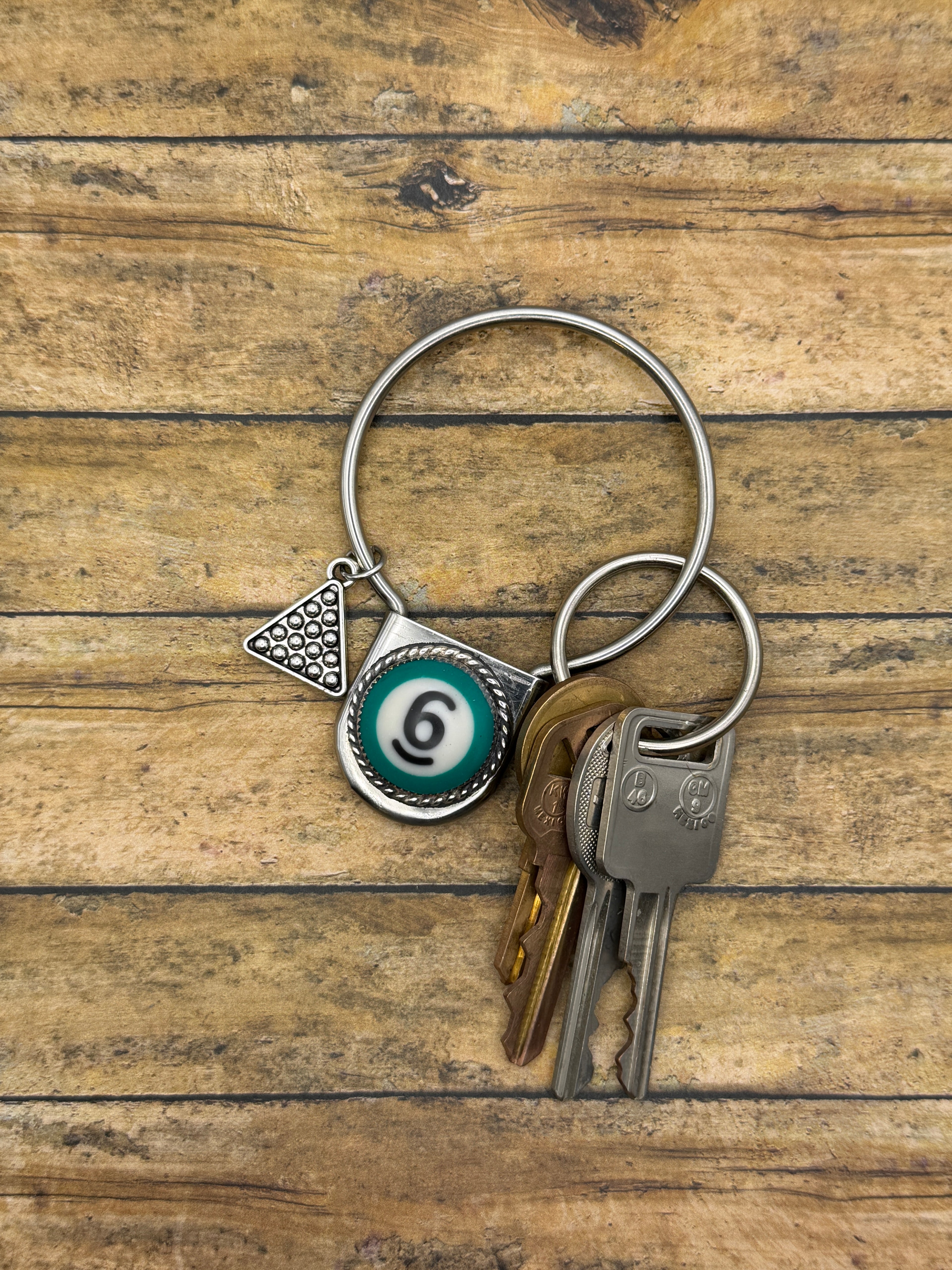 Sander-Round Safety Pin Keychain with Billiard Ball #6 Detail