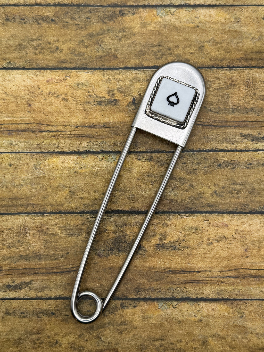 Lloyd-Jumbo Safety Pin with Spade Poker Dice