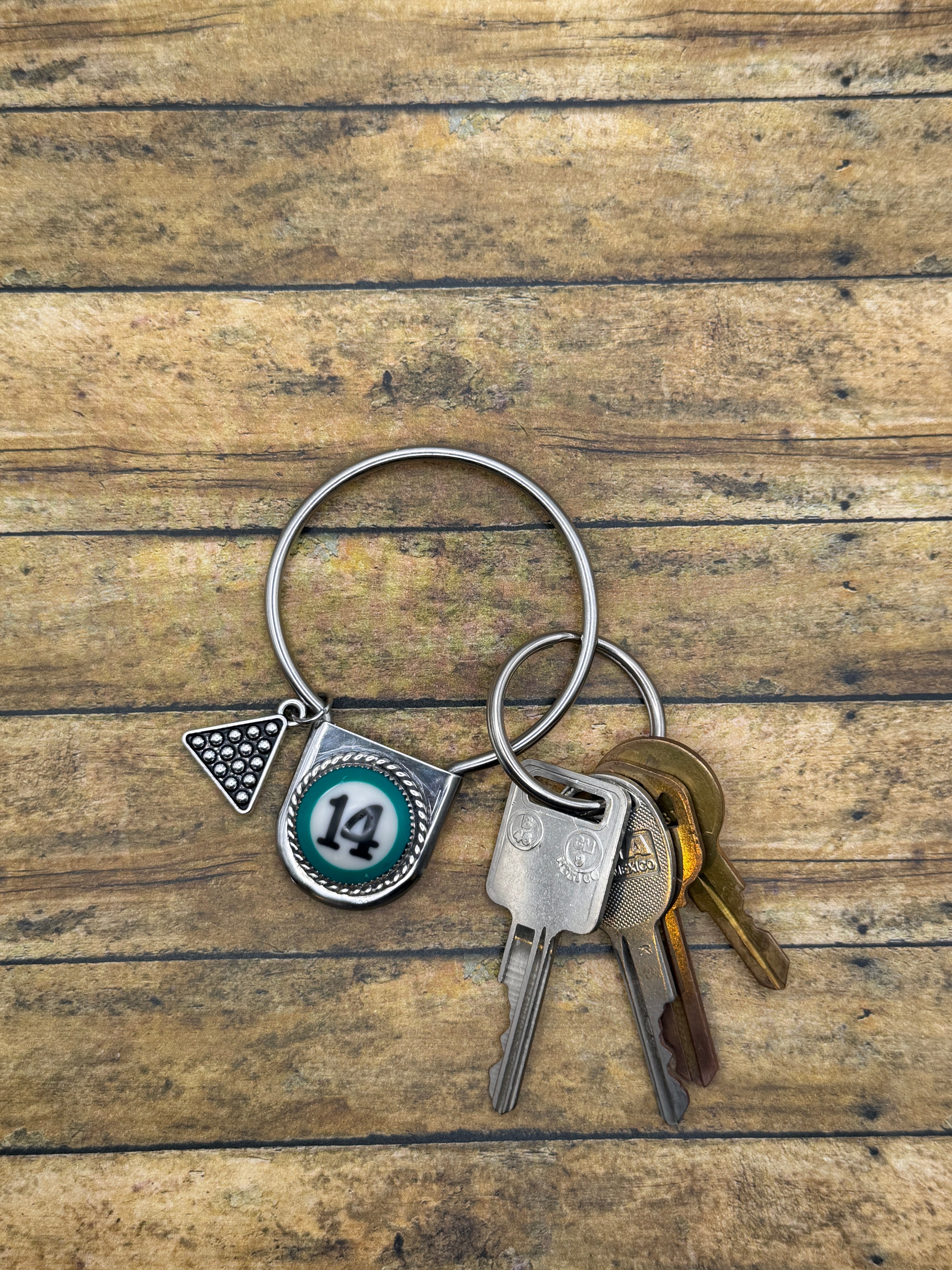 Selena-Round Safety Pin Keychain with Billiard Ball #14 Detail