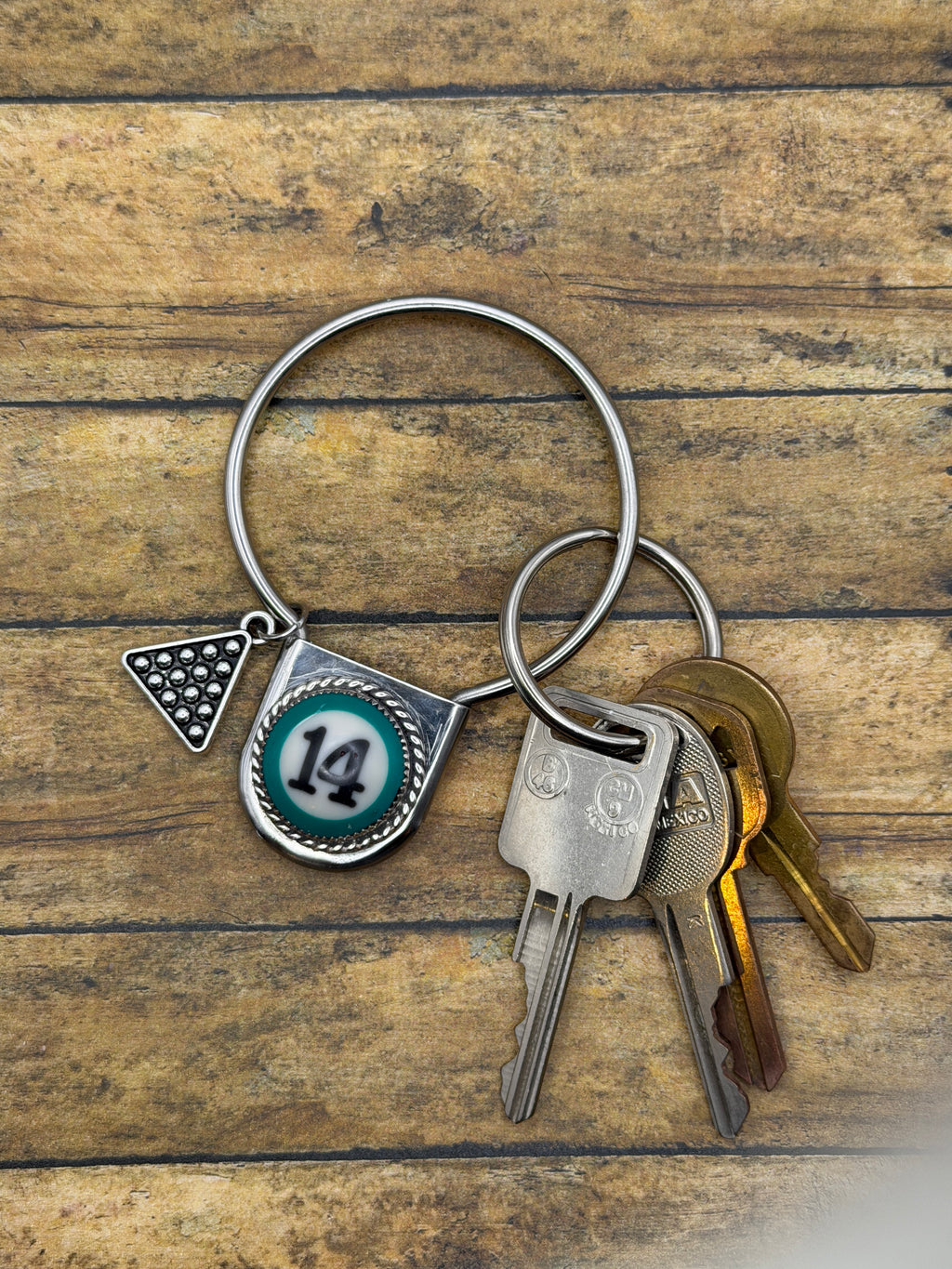 Selena-Round Safety Pin Keychain with Billiard Ball #14 Detail