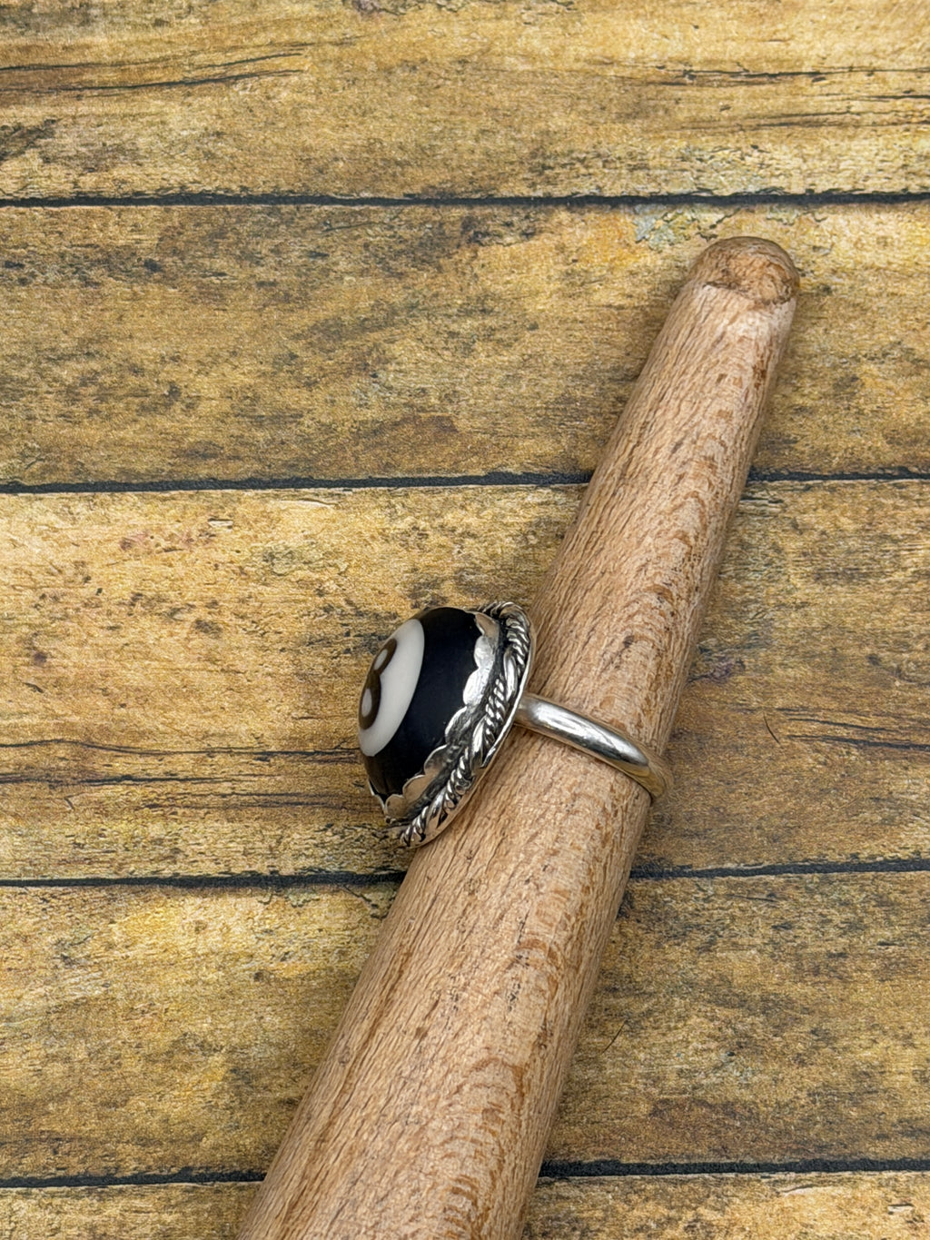 Sandy-Vintage Billiard 8-Ball Heart Ring