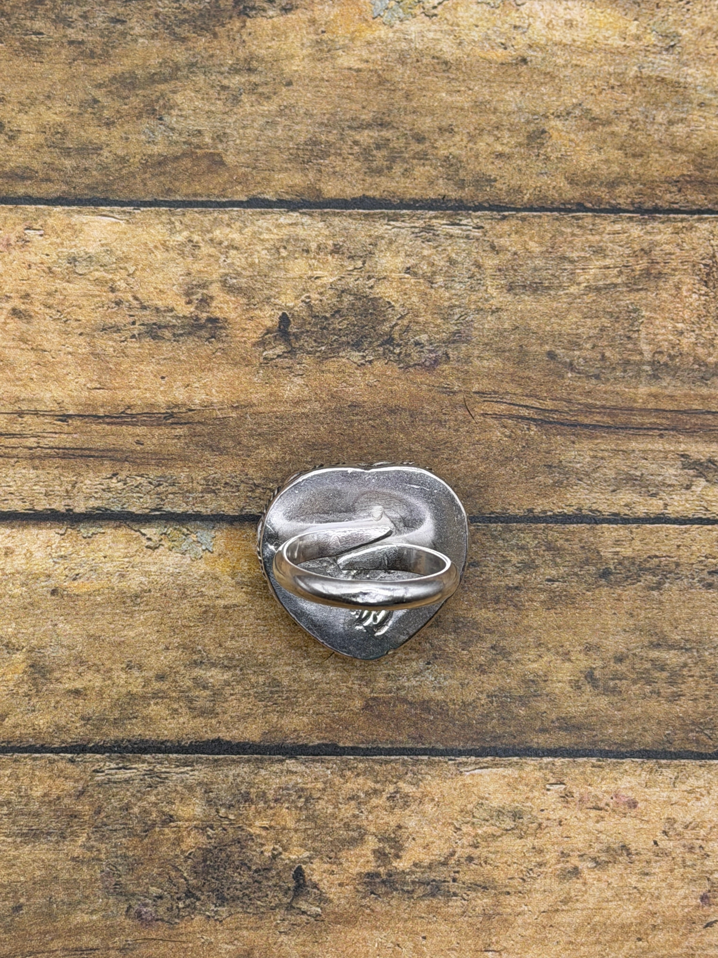 Sandy-Vintage Billiard 8-Ball Heart Ring