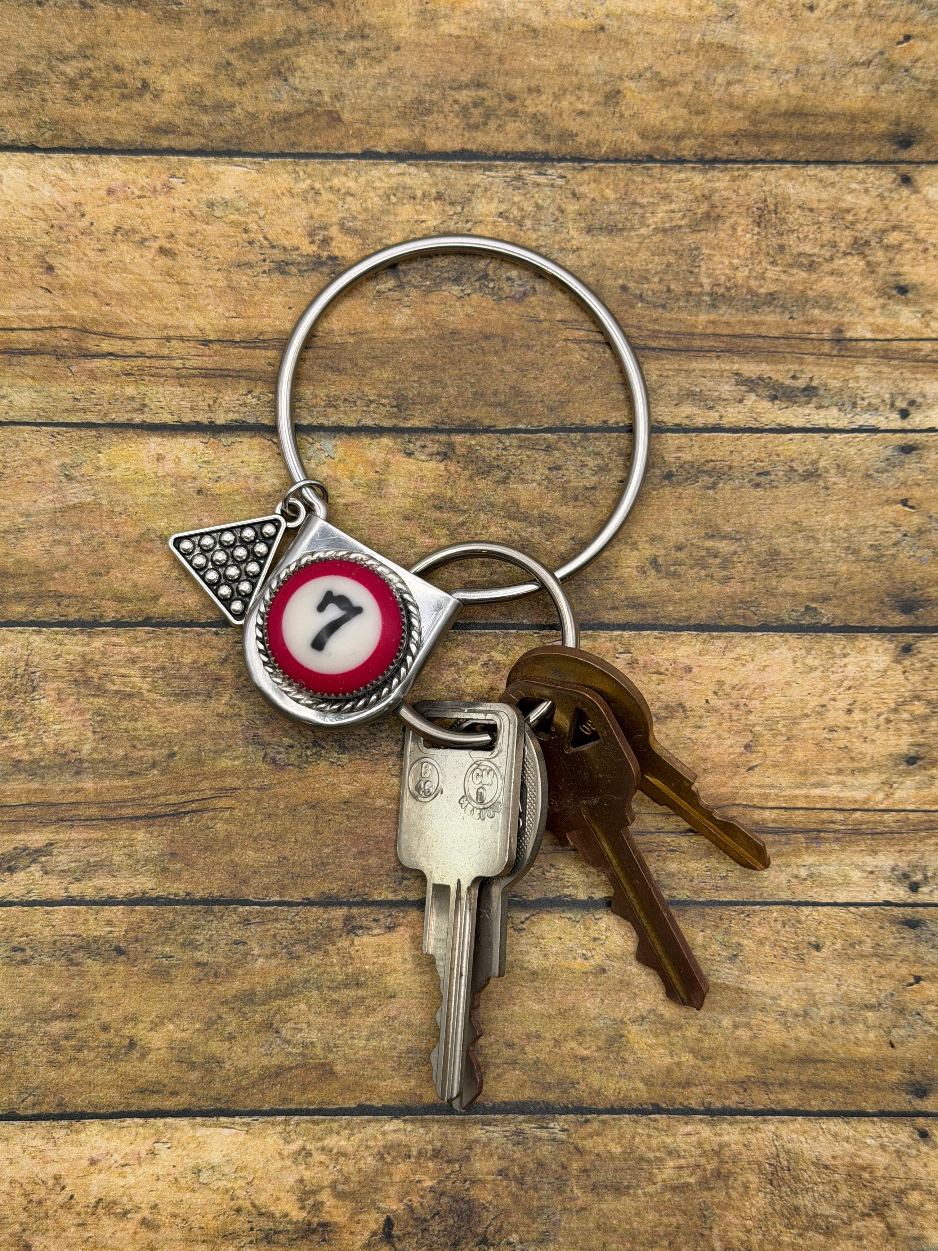 Silvia-Round Safety Pin Keychain with Billiard Ball Lucky #7 Detail
