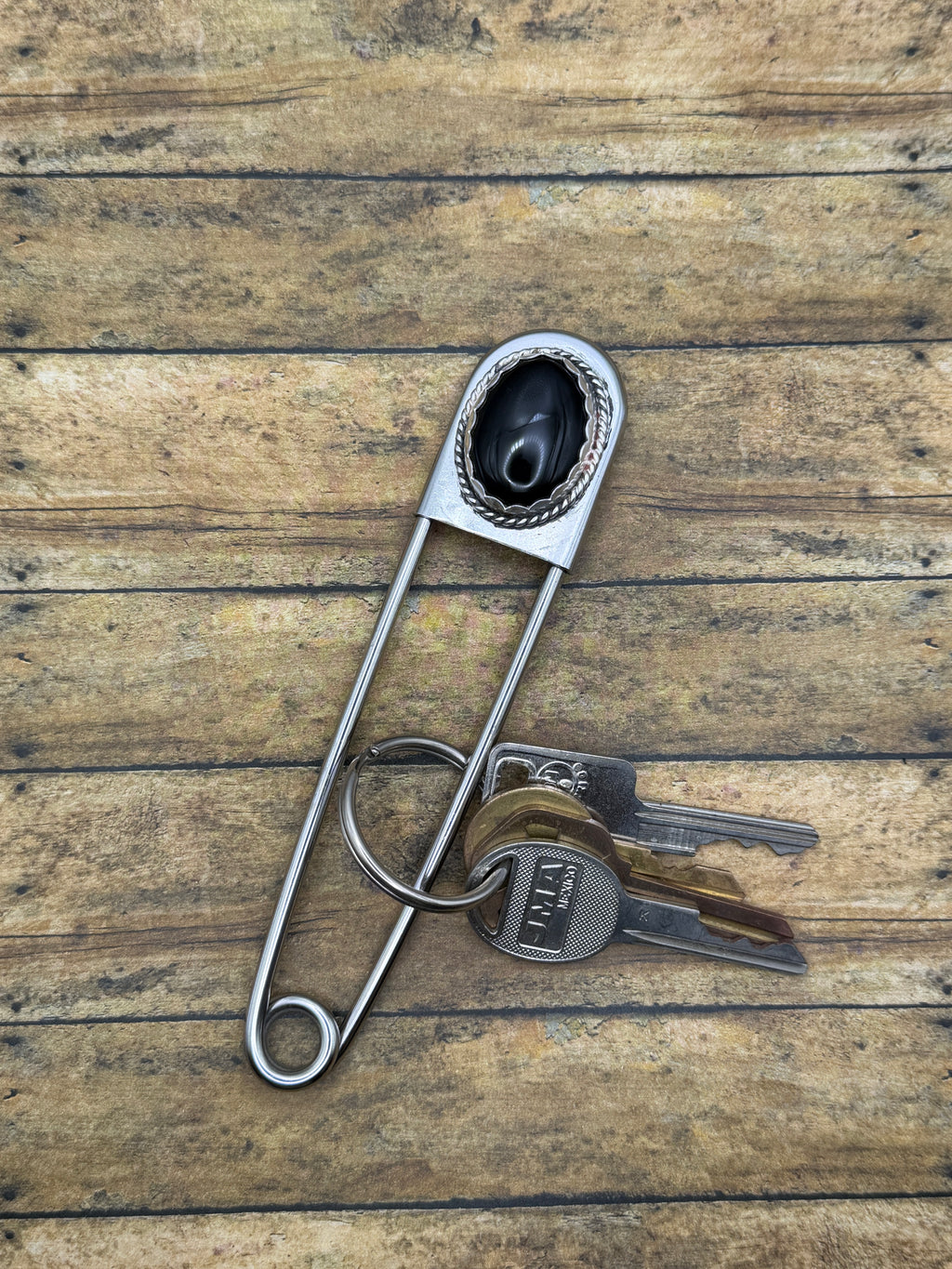 Dalton-Jumbo Safety Pin Keychain with Black Onyx Gemstone