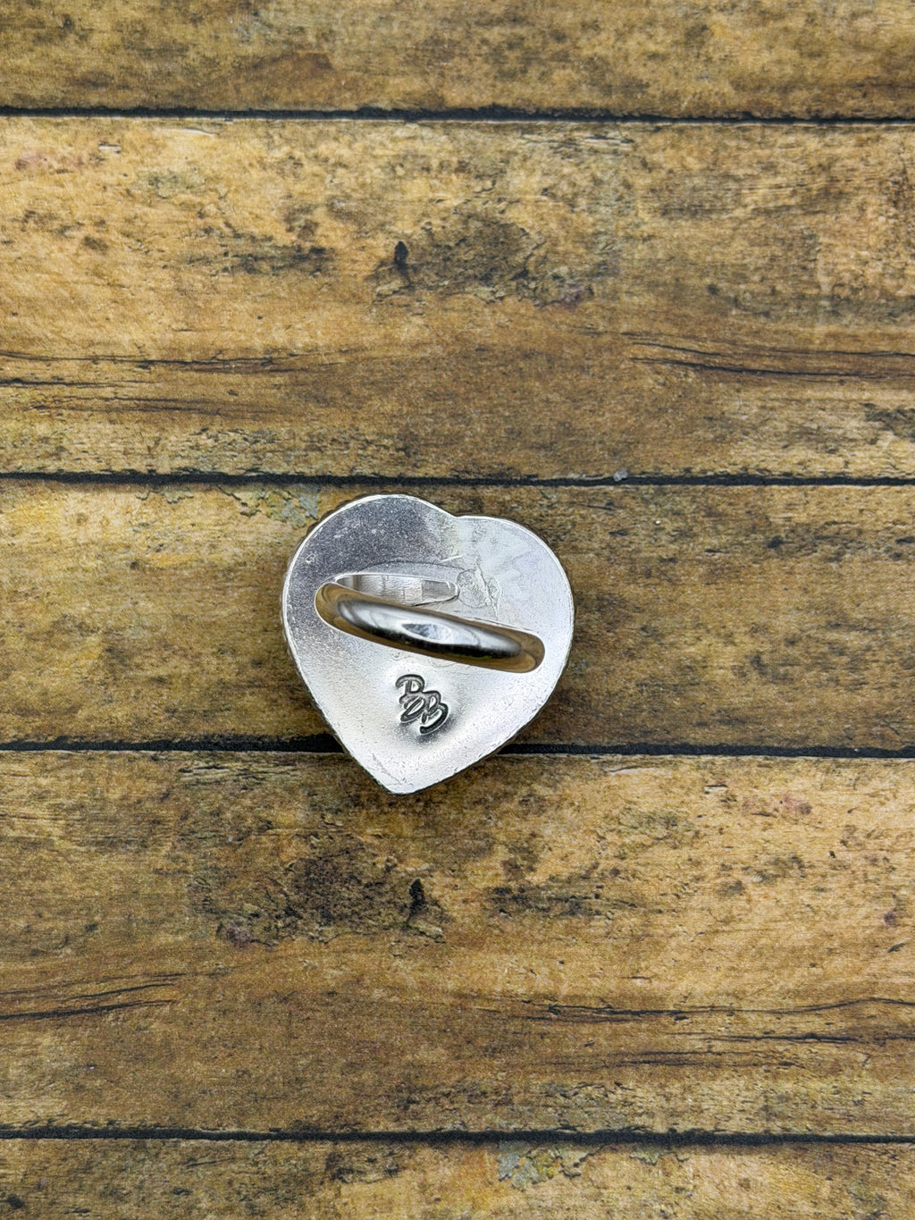 Sabina-Vintage Billiard 8-Ball Heart Ring