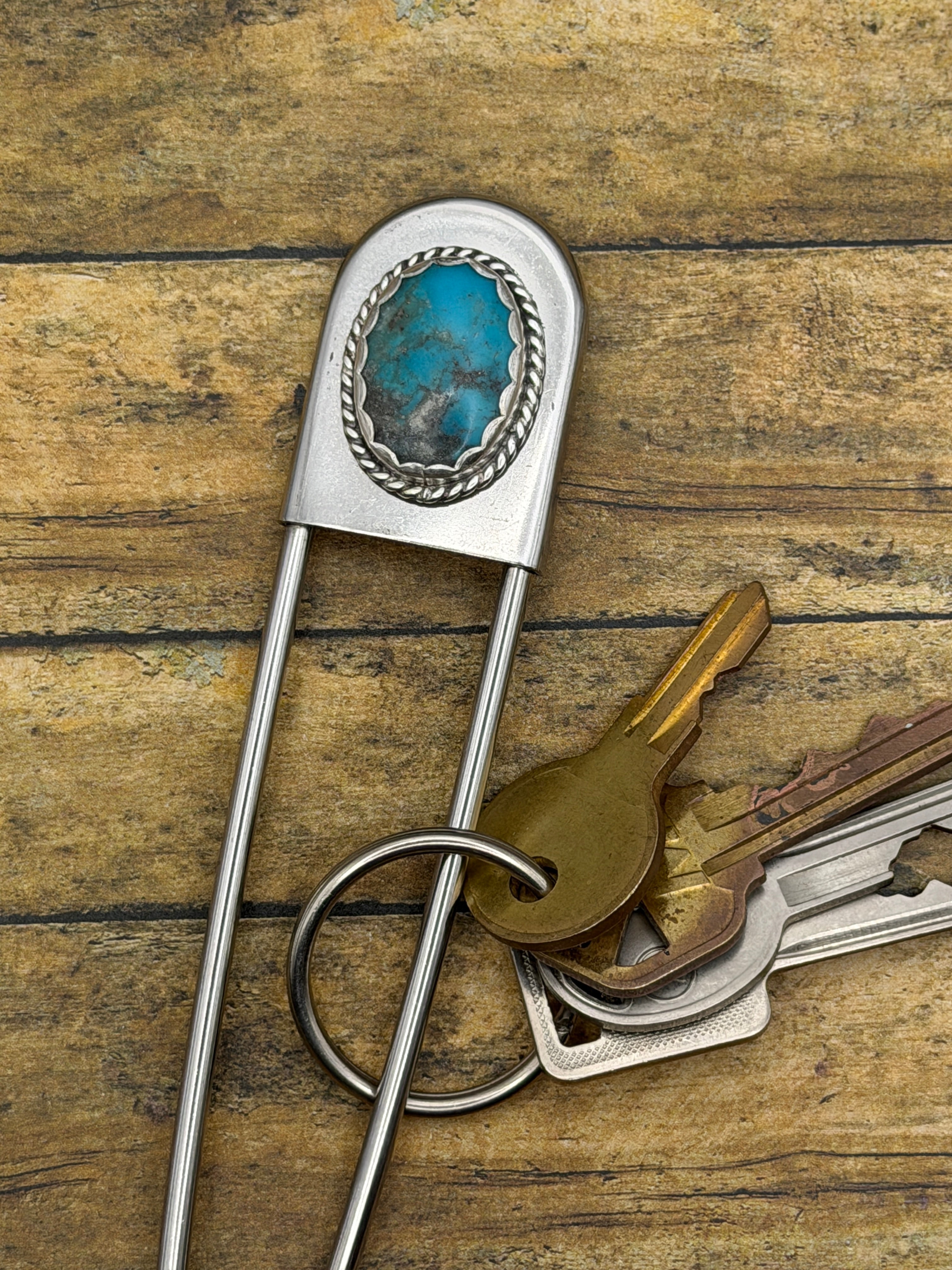 Bree-Jumbo Safety Pin with Turquoise