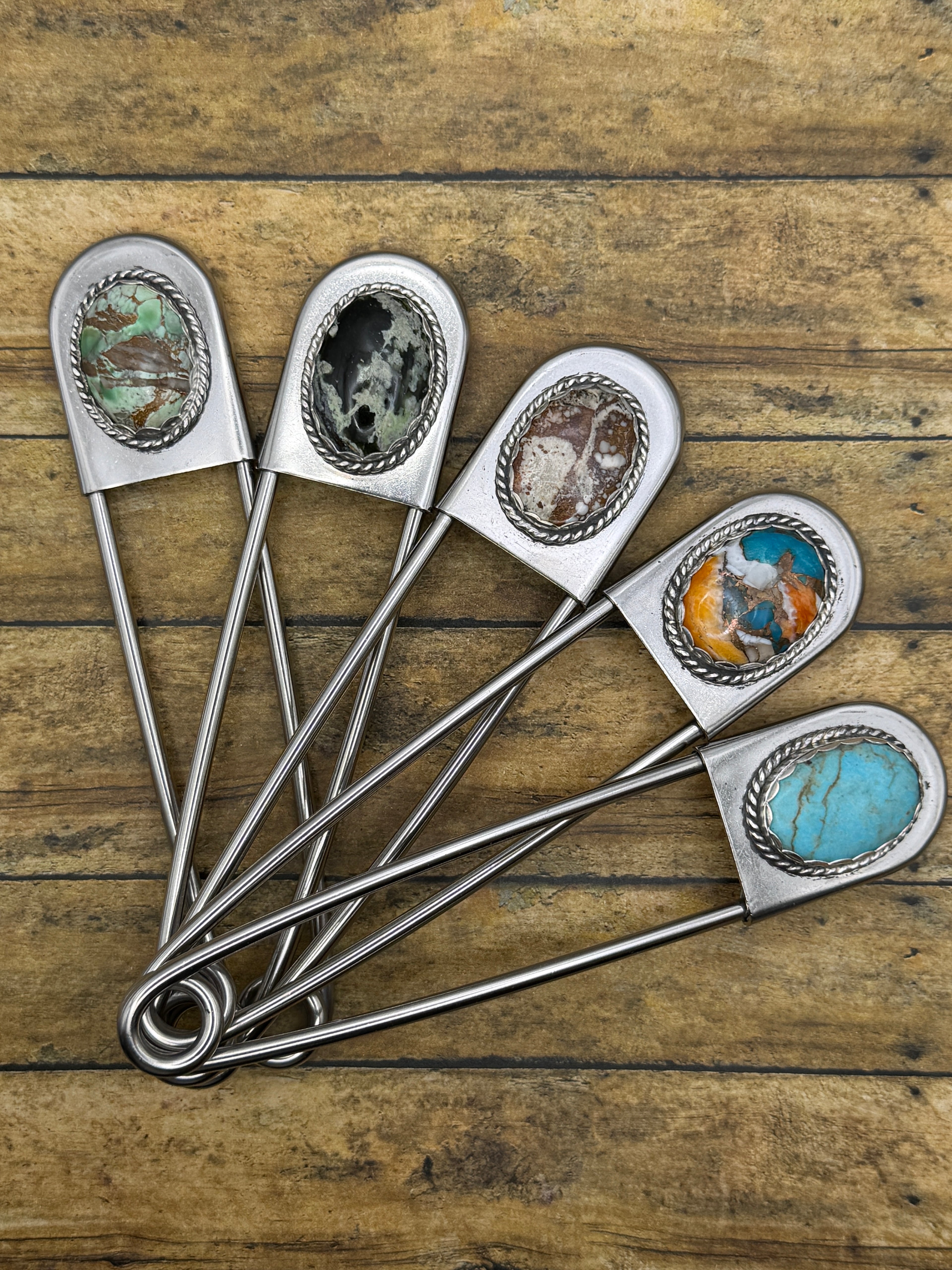 Carter-Jumbo Safety Pin Keychain with Chrome Chalcedony