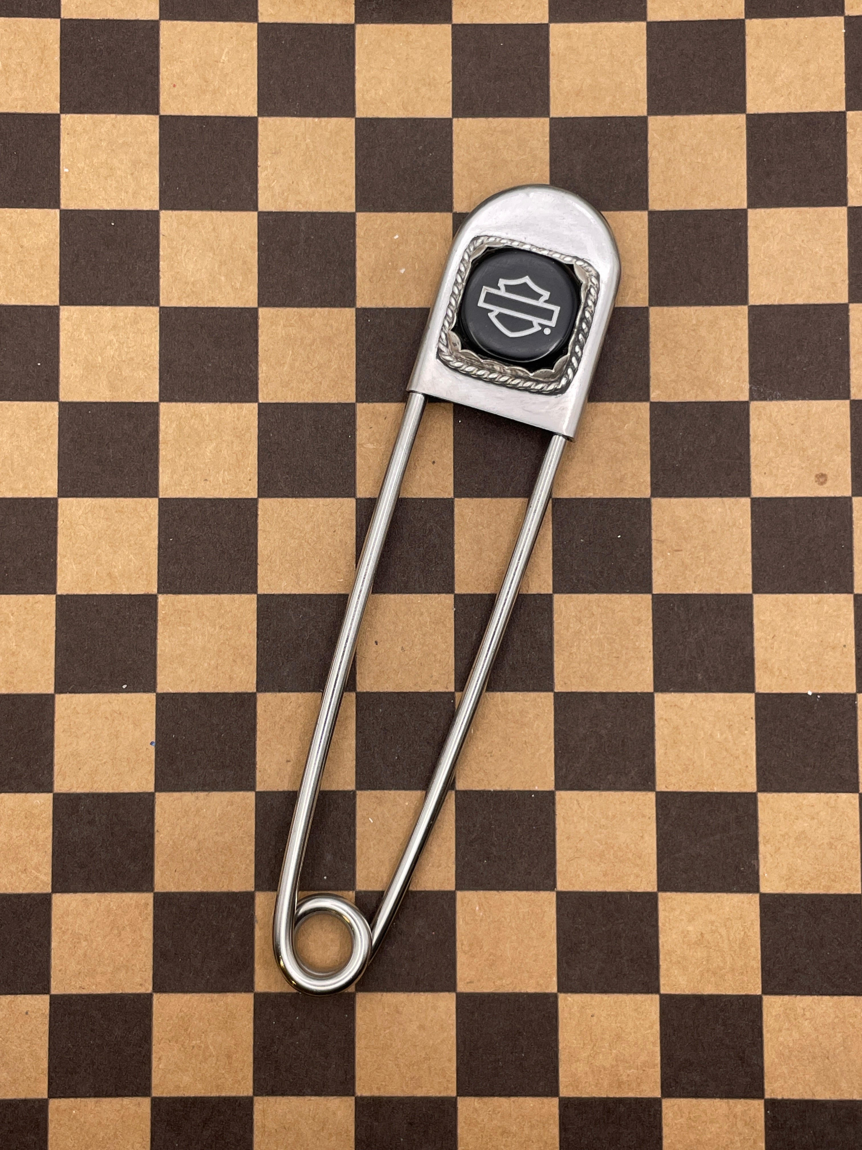 Harley-Jumbo Safety Pin Keychain with Harley Davidson Dice