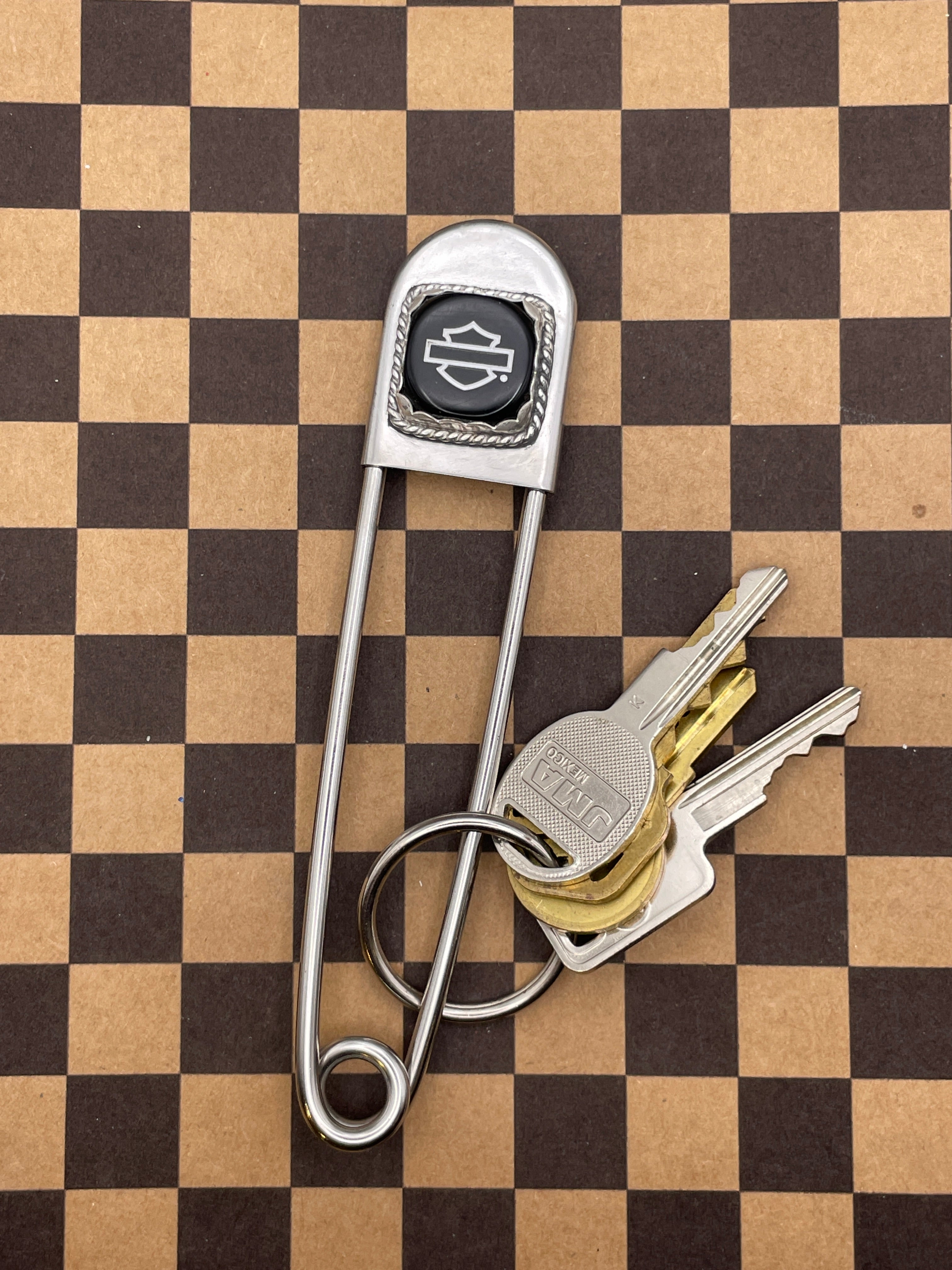 Harley-Jumbo Safety Pin Keychain with Harley Davidson Dice