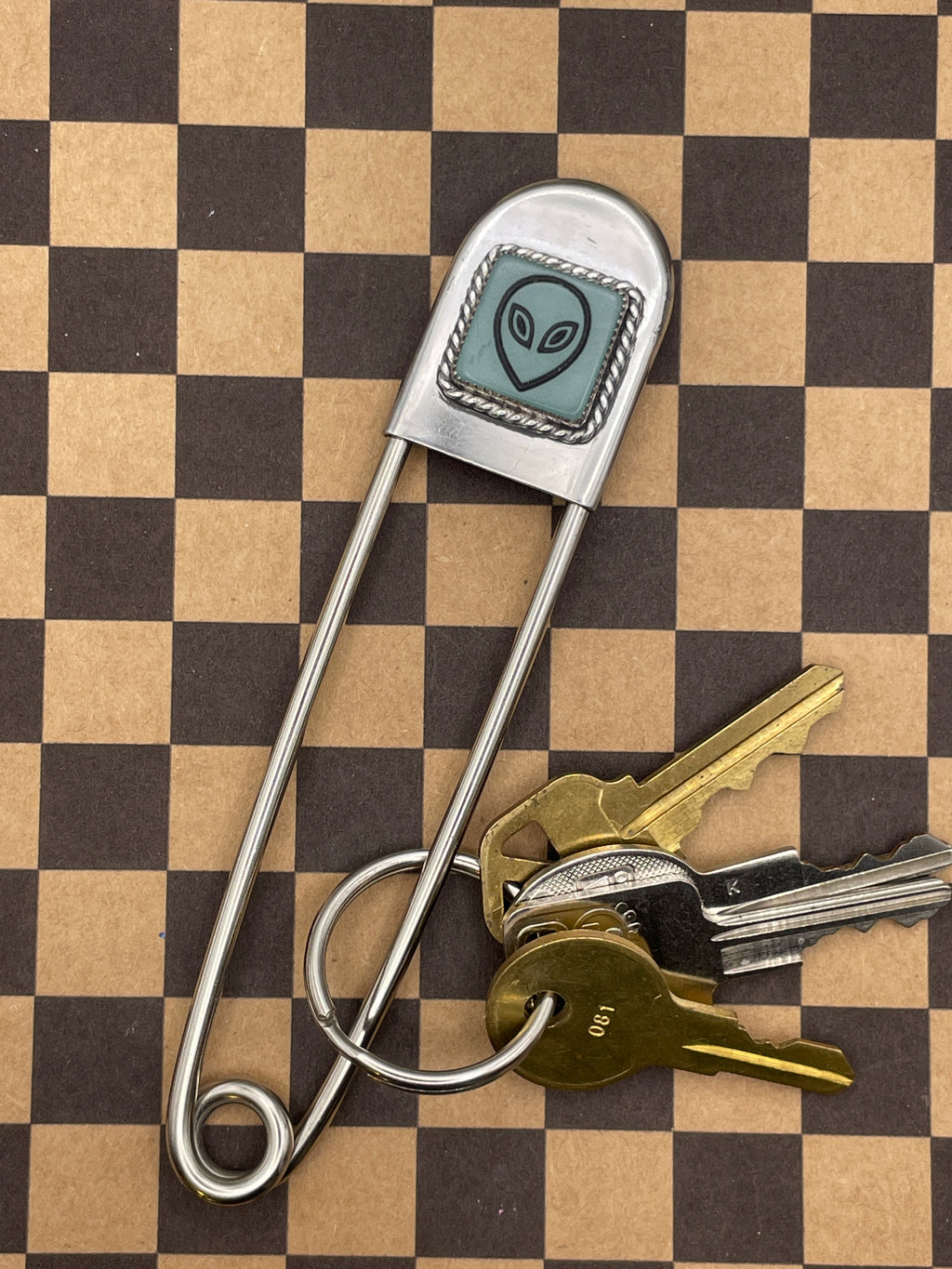 Tucker-Jumbo Safety Pin Keychain Alien Dice