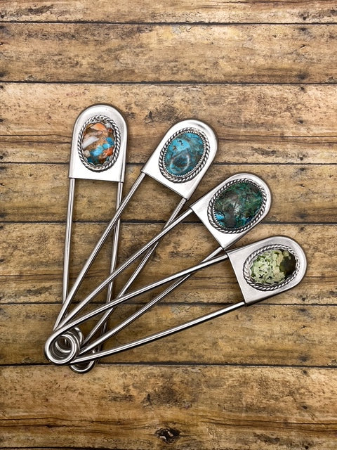 Cyd-Jumbo Safety Pin with Spiny Oyster Turquoise