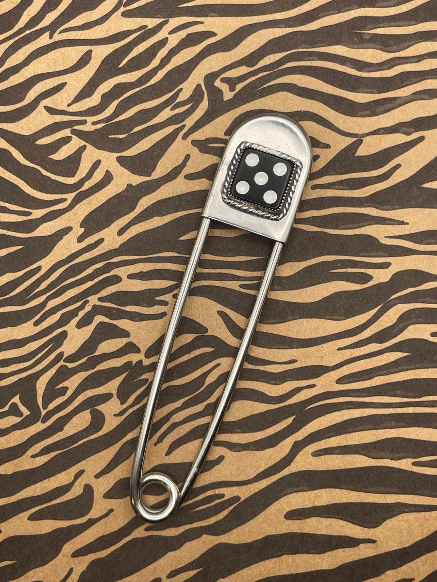 Zipper-Jumbo Safety Pin Keychain Black Dice #5