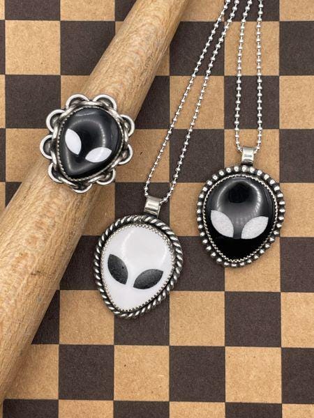 Tripp-Black Trustone Alien Ring with Chain Detail