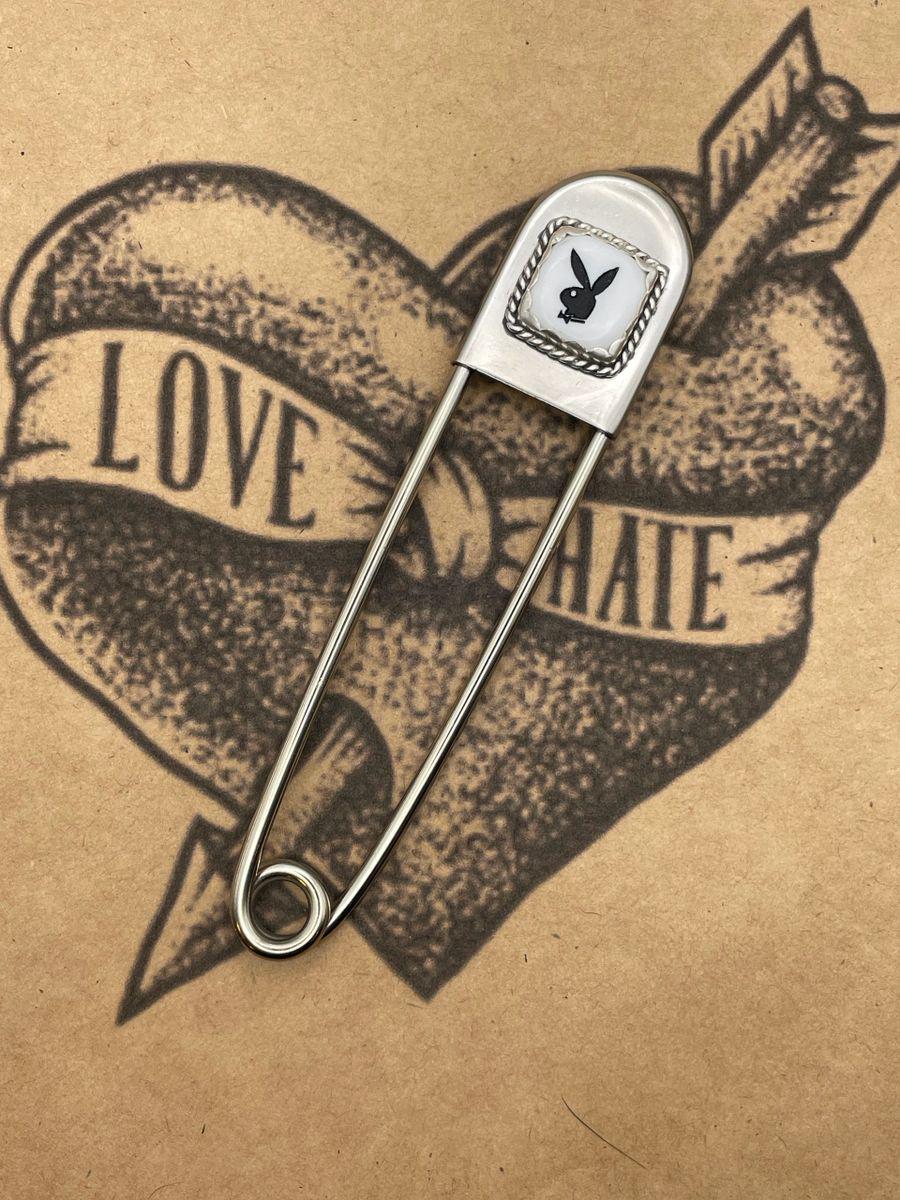 Payton-Jumbo Safety Pin with White Playboy Dice