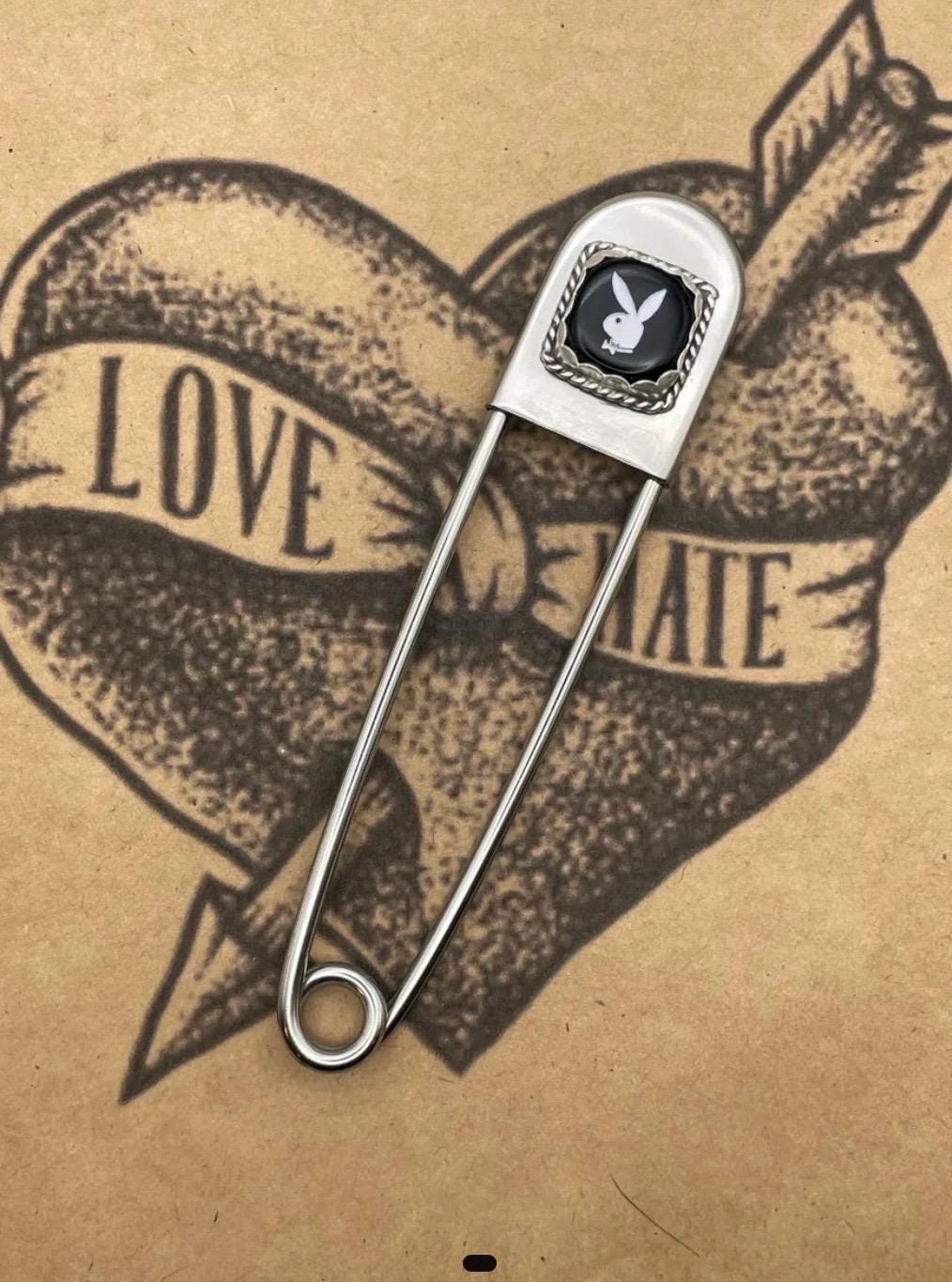 Piper-Jumbo Safety Pin with Black Playboy Dice