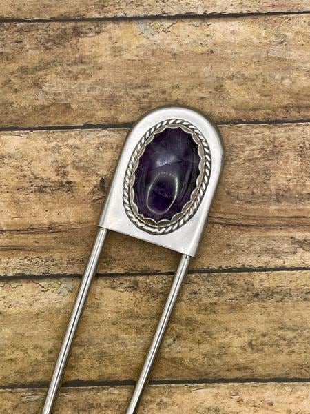 Kayla-Jumbo Safety Pin Keychain with Amethyst