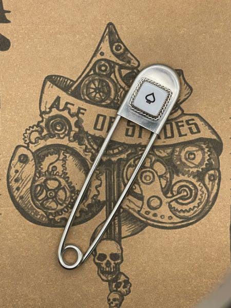 Lloyd-Jumbo Safety Pin with Spade Poker Dice
