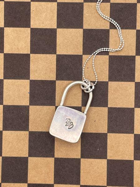 Lux-Onyx Dice with Heart Pips Faux Lock Choker